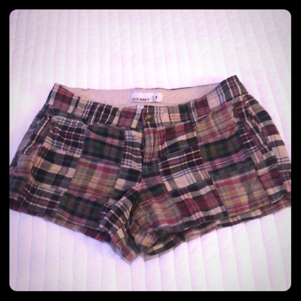 Old navy plaid shorts